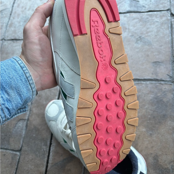 Retro Style Reebok Classics - Picture 4 of 5